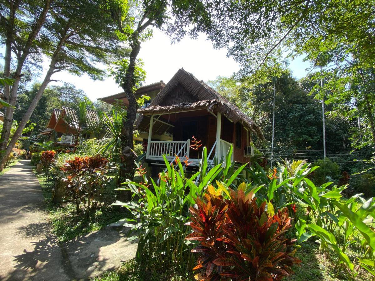 Khao Sok Jungle Huts Resort Khao Sok National Park Exterior photo